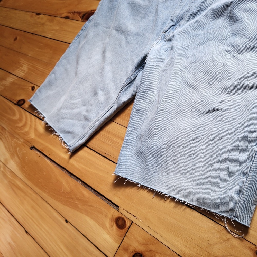 Levis 550 Jean Shorts Mens ACTUAL 39 12 Inch Relaxed Light Wash Baggy 90s Dad - Picture 2 of 10